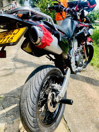 kawasaki-dtracker-250-2013-big-2