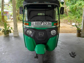 bajaj-4-stroke-three-wheel