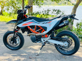 ktm-smcr-690