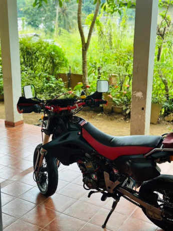 suzuki-sb-tracker-250-2009-big-2