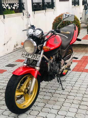 honda-hornet-ch130-2009-big-4