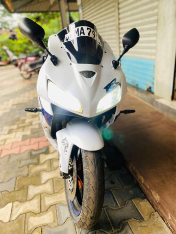 honda-cbr-250-mc19-2005-big-1