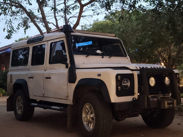 landrover-defender-110-1991-big-2