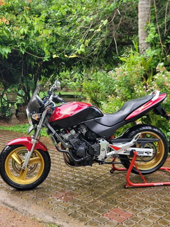 honda-hornet-ch130-2008-big-2