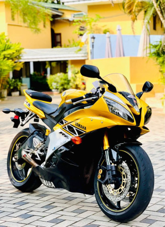 yamaha-r6-2006-big-0