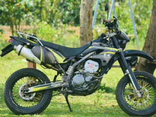 kawasaki-dtracker-250-2011