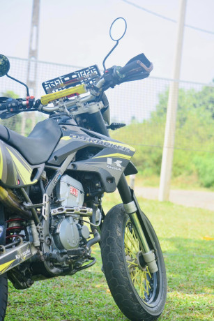kawasaki-dtracker-250-2011-big-4