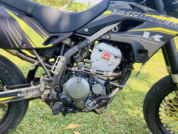 kawasaki-dtracker-250-2011-big-3