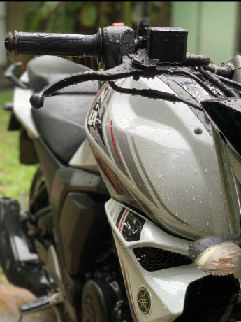 yamaha-fz-v2-2017-big-1