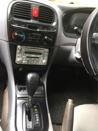 hyundai-sonata-2000-big-4