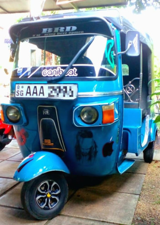 bajaj-4-stroke-three-wheel-big-2