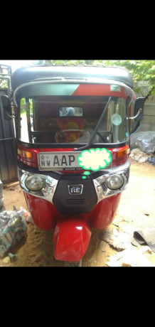 bajaj-4-stroke-three-wheel-big-0