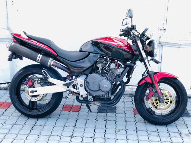 honda-hornet-250-ch140-big-2