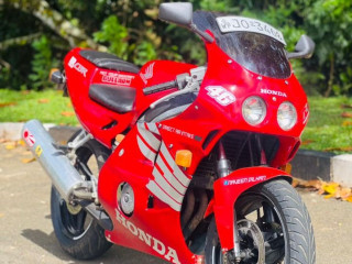 honda-cbr-250-mc19