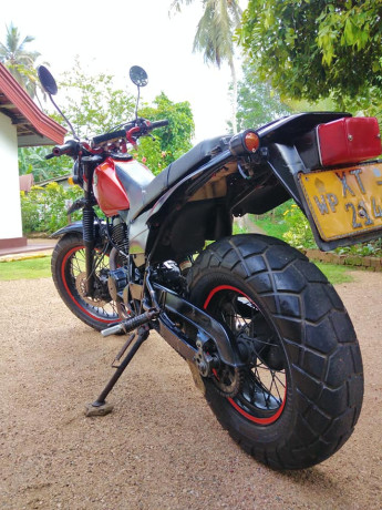yamaha-tw-200-2012-big-3