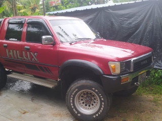 toyota-hilux-ln106