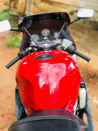 honda-cbr-250-mc14-big-1