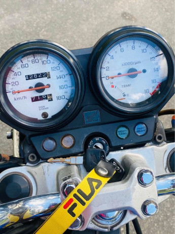 honda-hornet-250-ch115-big-4