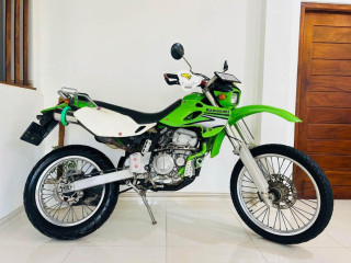 kawasaki-klx-250-2014