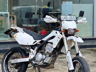 kawasaki-dtracker-250-2011