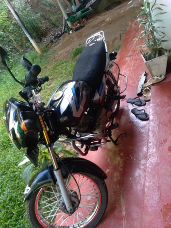 bajaj-ct100-2007-big-3