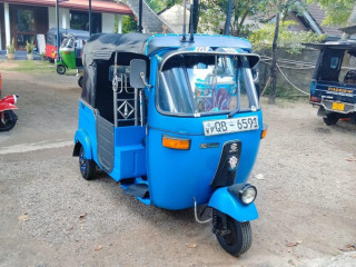 bajaj-2-stroke-three-wheel