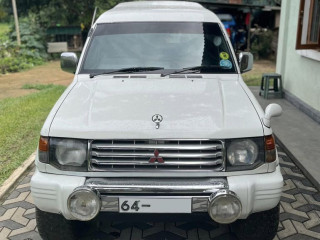 mitsubishi-pajero-v34-1993