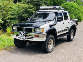 toyota-hilux-ln106