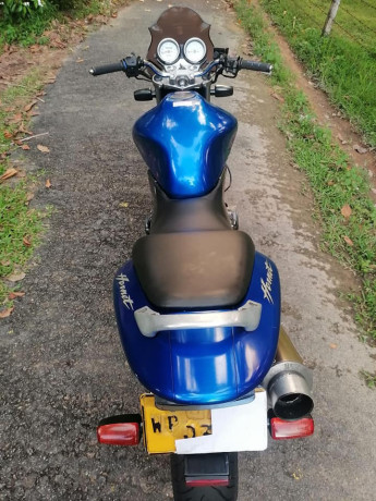 honda-hornet-250-ch100-big-2
