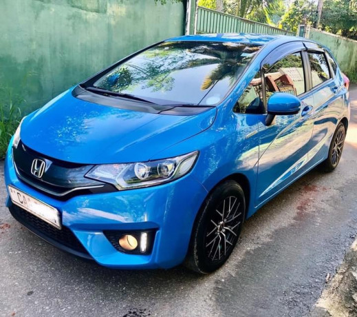 honda-fit-gp5-2013-big-0