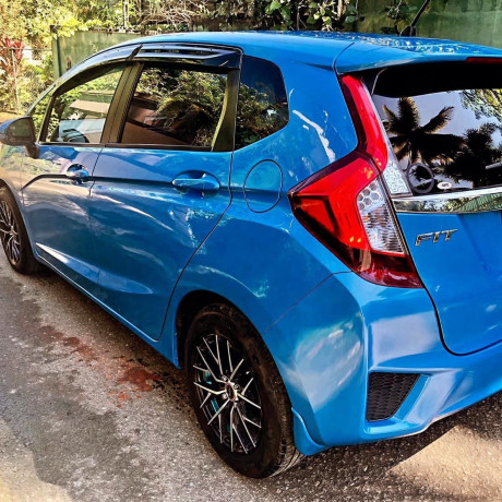 honda-fit-gp5-2013-big-2
