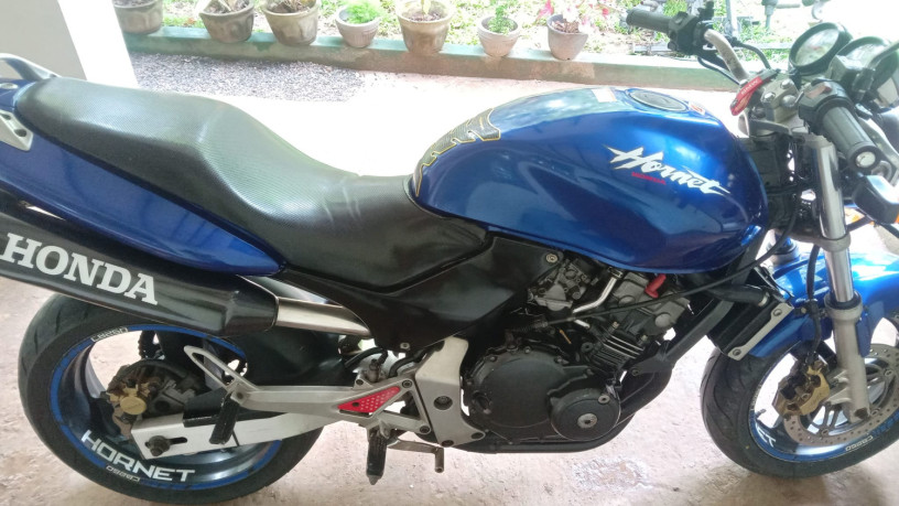 honda-hornet-250-ch115-2013-big-3