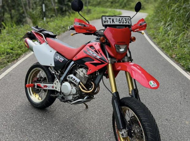 honda-xr-250-2017-big-0