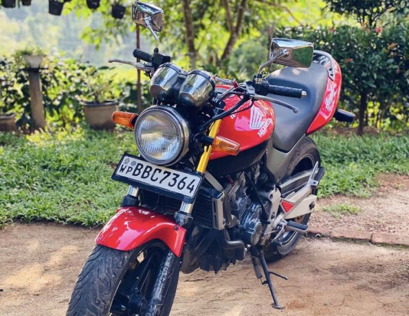 honda-hornet-250-ch115-big-0