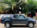 toyota-hilux-2011-small-3