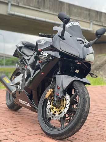honda-cbr-250-gullarm-2008-big-3