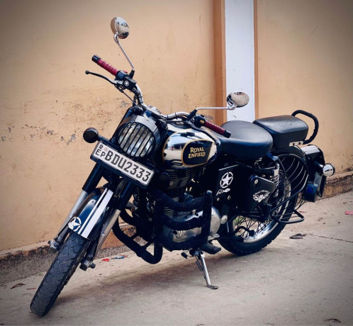 royal-enfield-classic-350-2016-big-0