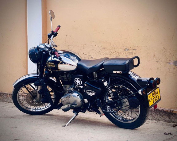 royal-enfield-classic-350-2016-big-4