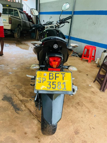yamaha-fz-v2-2017-big-1