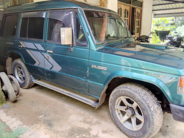 mitsubishi-pajero-for-sale-big-1