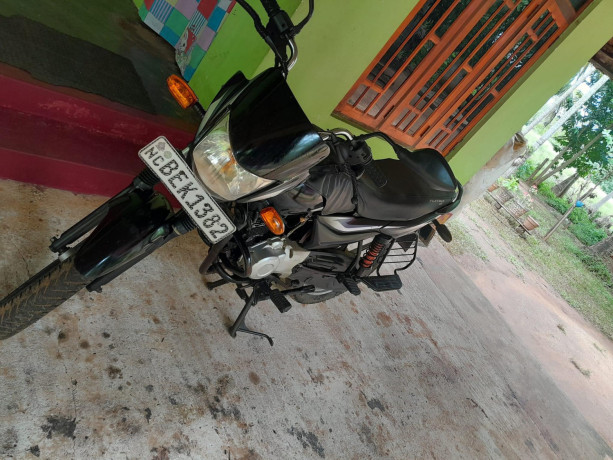 bajaj-platina-100-2017-big-0