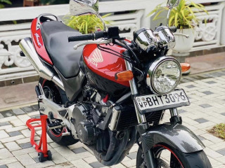 honda-hornet-250-ch140