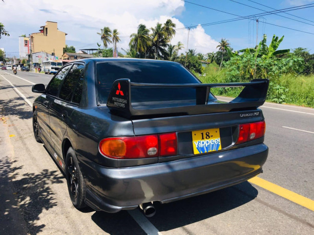 mitsubishi-lancer-cb1-1994-big-3