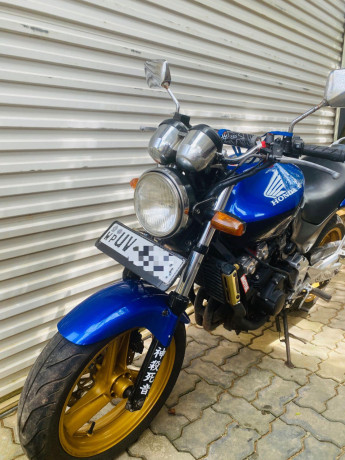 honda-hornet-250-ch115-big-1