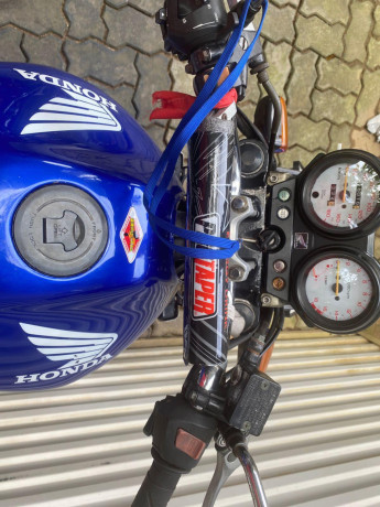 honda-hornet-250-ch115-big-4