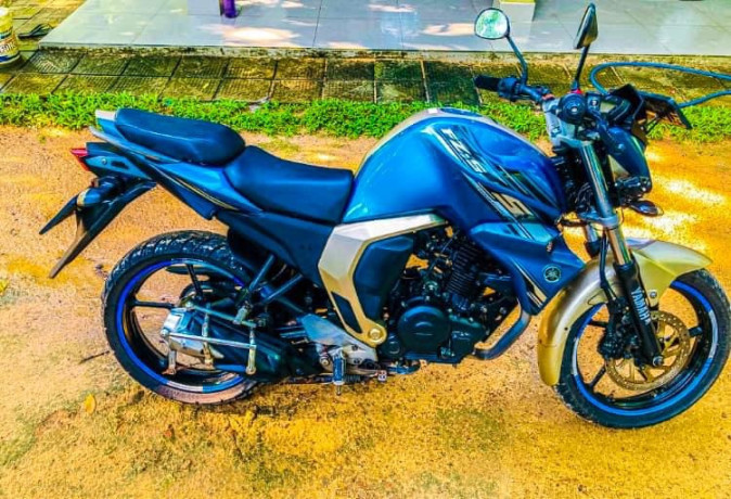 yamaha-fz-v2-2018-big-0