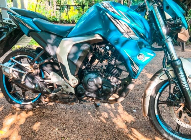 yamaha-fz-v2-2018-big-1