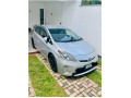 toyota-prius-s-grade-2013-small-0