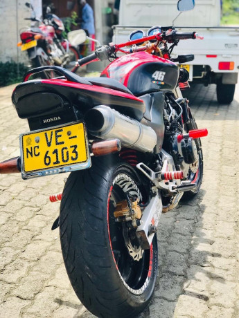 honda-hornet-250-ch110-big-3