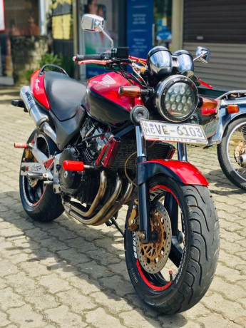 honda-hornet-250-ch110-big-4